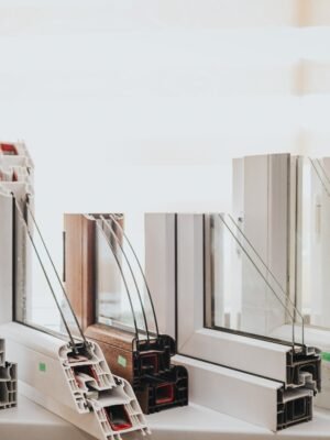 125856098_884712795629591_7591557596625874911_n M-P Ofiso rankenų komplektas (300mm)