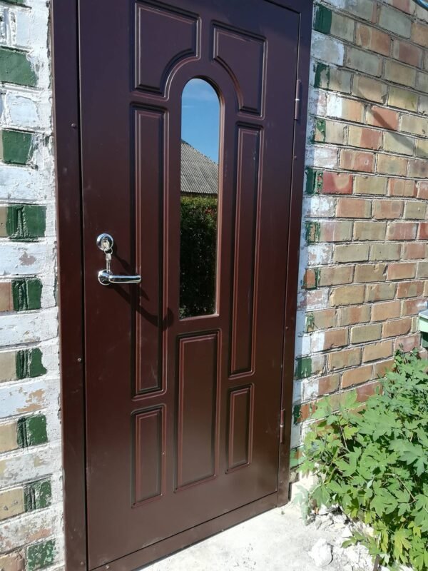 Lauko durys su stiklu Lauko durys su stiklu