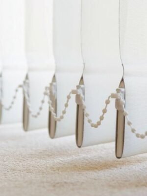 Apatine vertikaliu zaliuziu grandinele M-P Ofiso rankenų komplektas (300mm)