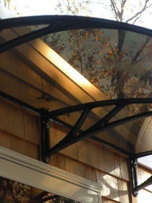 DS150240-P-150x240cm-Depth-150cm-Width-240cm-Simple-Design-Polycarbonate-Door-Canopy-Clear-Bronze-Blue-Polycarbonate M-P Ofiso rankenų komplektas (300mm)