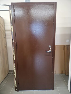 Metalinės durys Metalinės durys