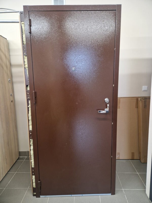 Metalinės durys Metalinės durys