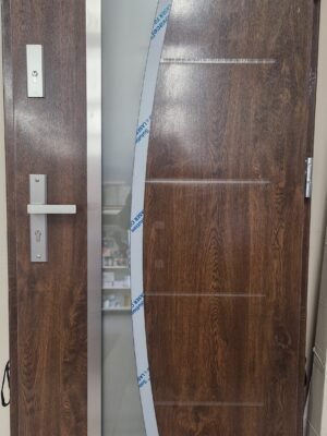 Durys namui su stiklu Durys namui su stiklu