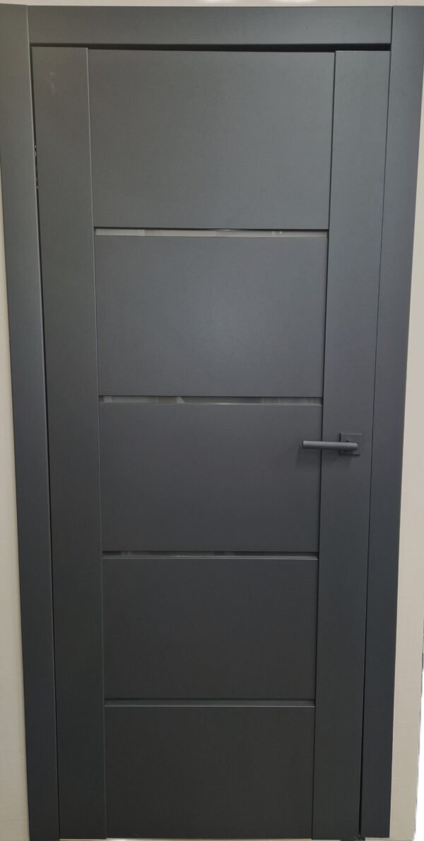 Vidaus durys Vidaus durys su pilka rankena
