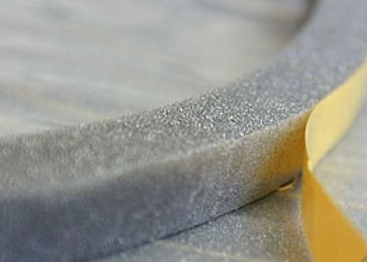 Sandarinimo tarpinė lipni 15/30mm. 100m.